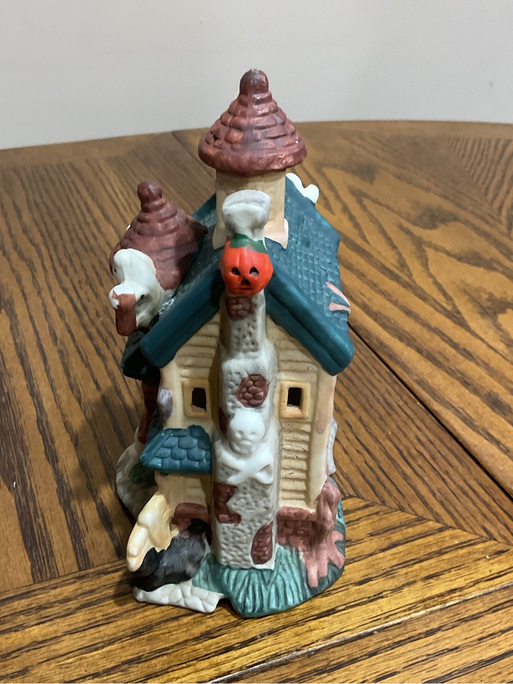 4 Halloween 👻 🎃 Ceramic Village Houses – Multi-Color - Picture 3 of 16